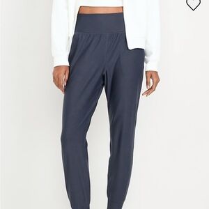 High waisted, powersoft pocket joggers